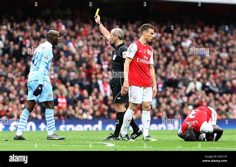 Referee Martin Atkinson Centre Shows Manchester City S Mario