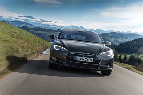 Tesla Model S P90D 2015 Review