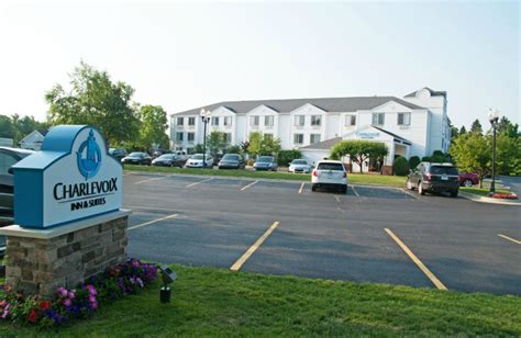 Charlevoix Inn & Suites (Charlevoix, MI) - Resort Reviews ...