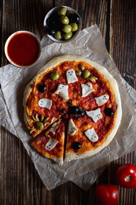 Spooky Pizza With Ghosts Vegan — The Simple Sprinkle