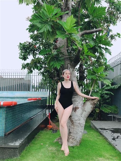 Hình nude xôn xao dư luận của hoa hậu tỷ phú Võ Hoàng Yến và Thanh Hà