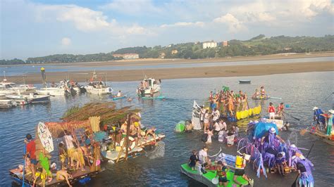 San Vicente Honra A Su Patrona Y Se Divierte Con Las Chalanas Locas