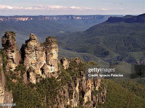 3 Sisters Blue Mountains Photos and Premium High Res Pictures - Getty ...