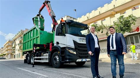 A Corigliano Rossano Via I Cassonetti Parte La Raccolta