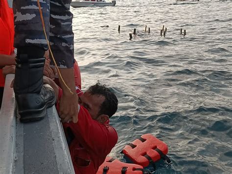 Lanal Tarempa Berhasil Evakuasi Korban Kapal Pompong Tenggelam Di