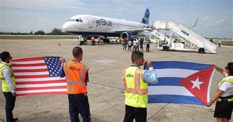 Histórico aterrizaje de JetBlue en Santa Clara reabre vuelos regulares