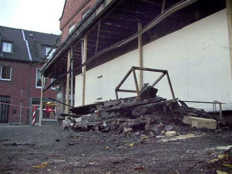 Brennende M Lltonnen Sorgen F R Feuer Im K Chenstudio Feuerwehr Coesfeld