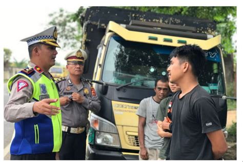 Polisi Jambi Tahan Lima Truk Batu Bara Langgar Jam Operasional Antara