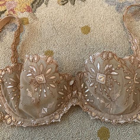 Chantelle Gorgeous Embroidered Nude Bra 32c Gem