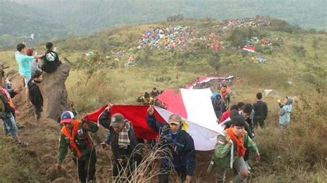 Bendera Merah Putih Sepanjang Meter Akan Dikibarkan Di Puncak