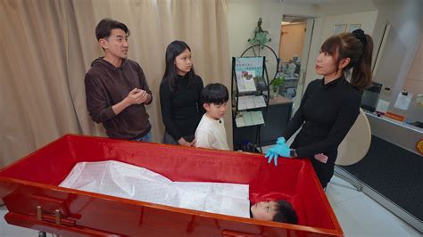 成人教科書｜小朋友體驗生死教育超豁達 洪永城填死亡證望先走一步 東張