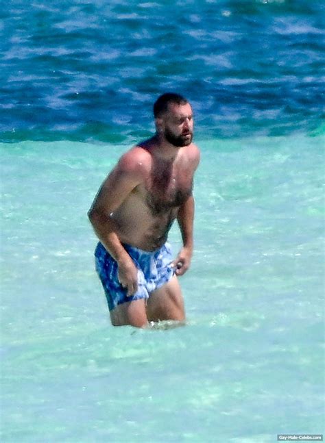 Travis Kelce Shirtless And Sexy Beach Photos Naked Male Celebrities