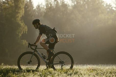 Can You Put Gravel Tires On A Road Bike? Yes You Can! | Rocket Cyclist