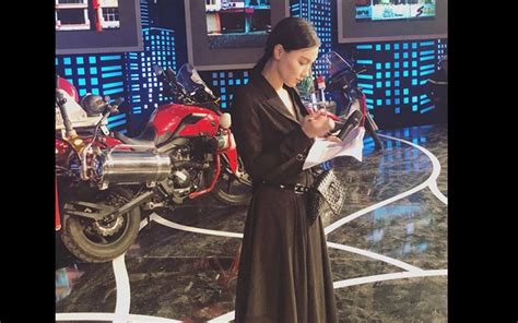 Diện bikini khoe vòng eo cm nữ MC VTV đánh bật Ngọc Trinh với thân hình bốc lửa