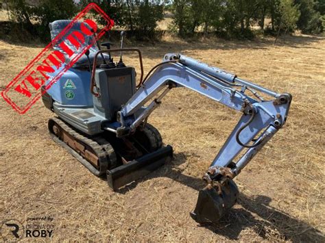 Mini Giratória Komatsu