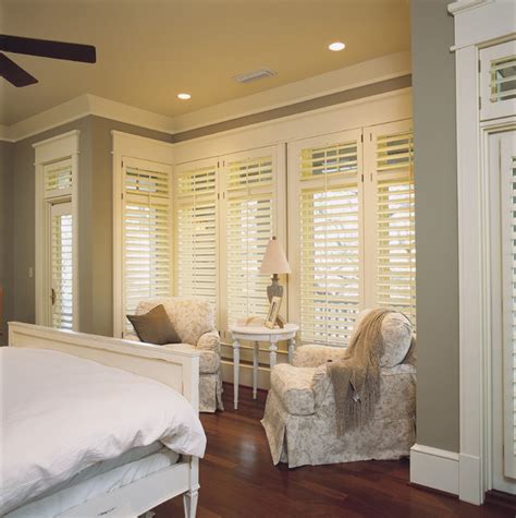 Bedroom Plantation Shutters - Earthard