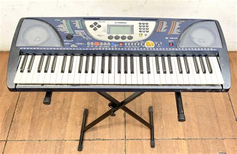 Lot Yamaha Psr 270 Keyboard W Stand