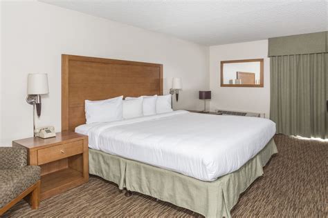 Days Hotel by Wyndham Peoria Glendale Area | Peoria, AZ Hotels