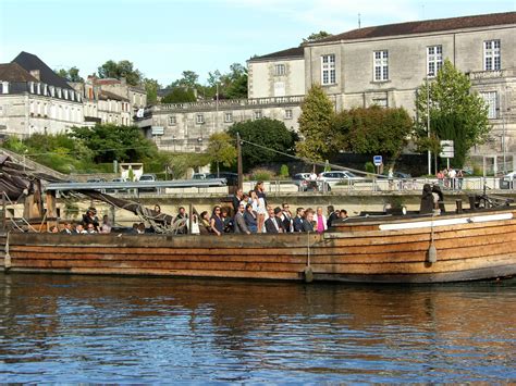 Tourism in Cognac, Poitou-Charentes. Hotel le Passiflore.