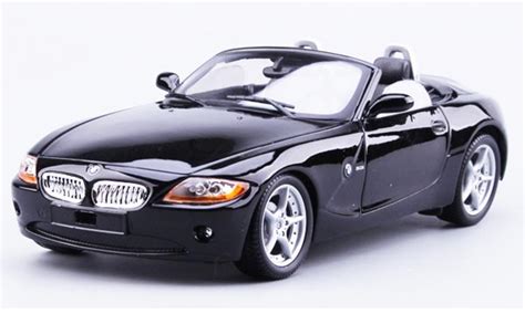 Black Bburago 1:18 Scale Diecast BMW Z4 Model [BM1T034] : EZBUSTOYS.COM