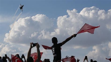 SOLOTÜRK ten Şanlıurfa da nefes kesen gösteri uçuşu TRT Haber Foto Galeri