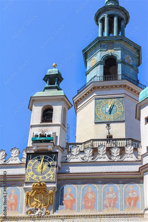 Poznań ratusz na Starym Rynku Słynne poznańskie koziołki będące