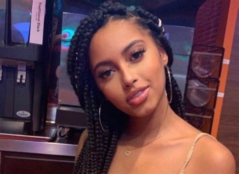 Random Hot Girls Pics