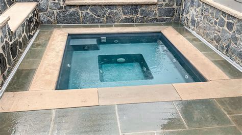 The Mystique Square Spa - fiberglass hot tub - Imagine Pools