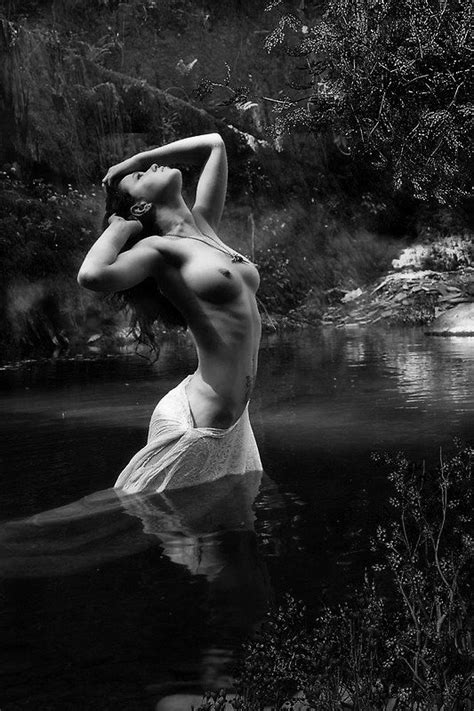 Artistic Black And White Nude Or Semi Nude Pics Gallery