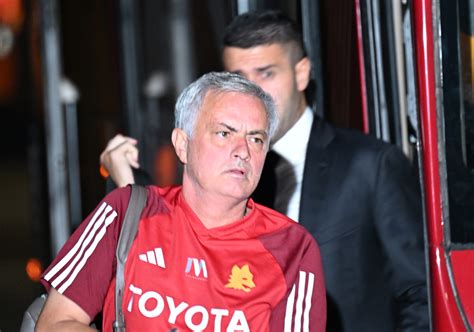 Roma Esonerato Mourinho Il Comunicato Ufficiale Del Club Giallorosso