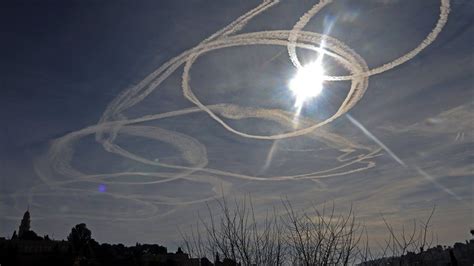 Chemtrails What S The Truth Behind The Conspiracy Theory Bbc News