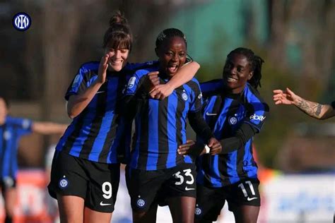 Calcio féminin Njoya Ajara participe au large succès de linter Milan