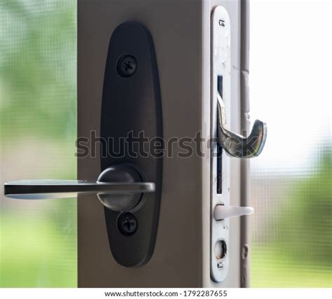 28 Sliding Door Patio Locks Images, Stock Photos, 3D objects, & Vectors ...