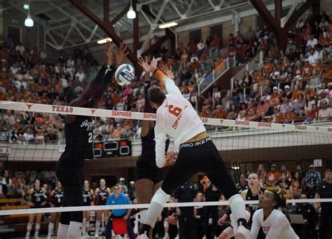 Texas volleyball defeats Georgia, extends unbeaten SEC streak – The ...