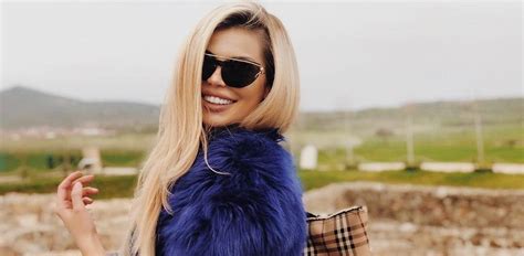 Luana Atraktive Me Bikini Telegrafi Telegrafi