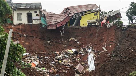 Nach Erdrutschen In Indonesien Zahl Der Todesopfer Weiter Gestiegen