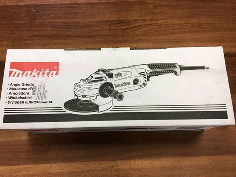Углошлифовальная машина (болгарка) MAKITA GA9020SF — купить в интернет ...