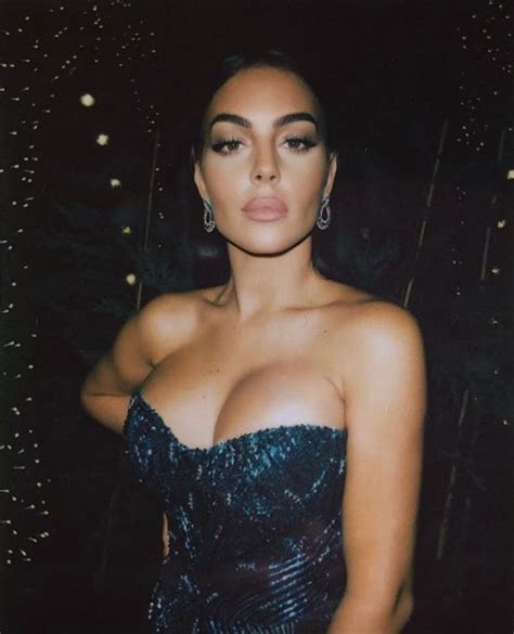 Georgina Rodriguez Beautiful Braless Boobs Nude Onlyfans Leaked Photo