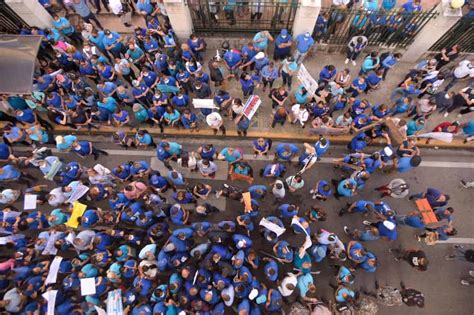 Policías Intentan Dispersar Manifestación Adp En Santiago Diario Libre