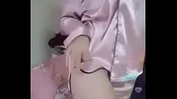 Uplive Hotgirl On Bed Sexy Dance XVIDEOS