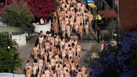 Artist Spencer Tunick Shoots Nude Photo At Story Bridge News Au Australias Leading News