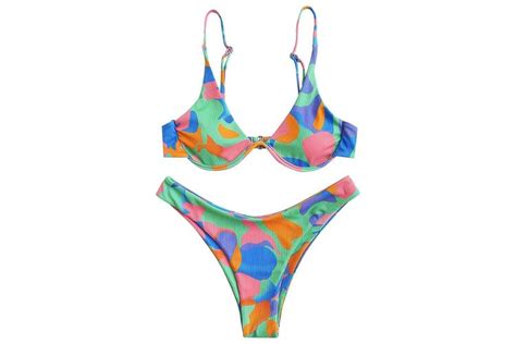 Blake Livelys Fire Red Bikini Featured A Sexy V Shaped Underwire
