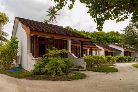 Bandos Island Resort - Maldives - Standard Beachfront Room - Janes ...