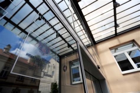 Četiri banke nude jeftinije stambene kredite Provjerili smo jesu li dali popust na naknade