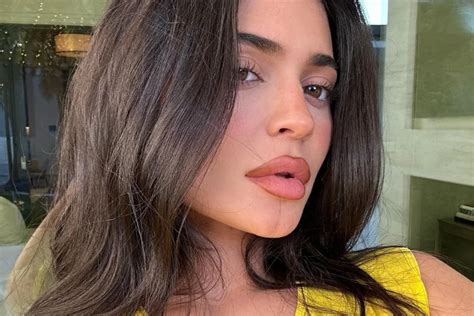 Este es el labial nude de larga duración que Kylie Jenner adoraría