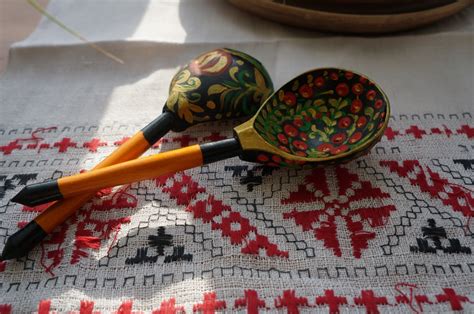 Роспись хохломской ложки