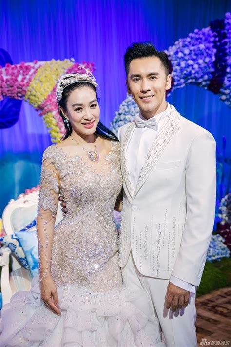Bom sex gốc Việt Chung Lệ Đề mang thai lần thứ 4 ở tuổi 51 bị mẹ chồng ép sinh con trai bằng