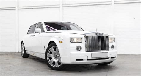 Top Tips For Hiring A Rolls Royce Phantom For Your Special Day