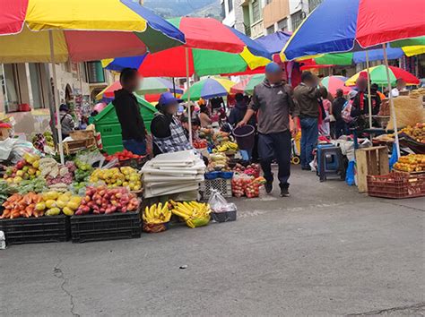 De Las Personas Que Trabajan En Ecuador Tienen Un Empleo Informal