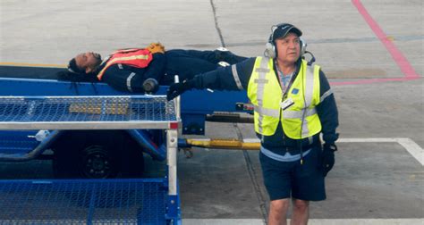 Baggage handler trapped in cargo hold during United Airlines flight